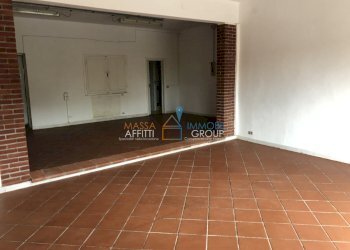 IMG_1578.jpeg - Commercial Premises Via San Leonardo 276, Massa - photo 2