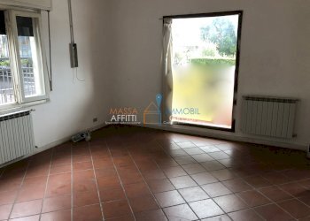 IMG_1572.jpeg - Commercial Premises Via San Leonardo 276, Massa - photo 4