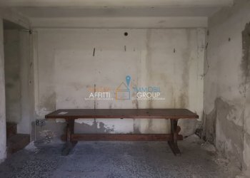 IMG_20201005_092153.jpg - Locale Commerciale Via Felice Cavallotti 25, Massa - foto 2