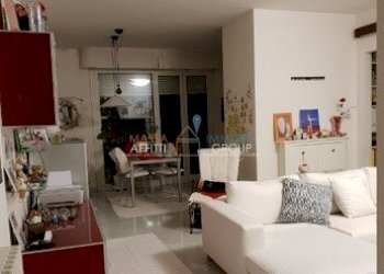 5dd9e24d-81fe-43fc-b49f-38ebe8f3b391.jpg - Trilocale Via Brigate Partigiane 10D, Carrara - foto 2