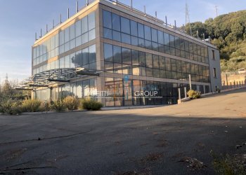 ZKE%726bT3u8uCFMb8xqfQ.jpg - Show room Via degli Oliveti 20, Carrara - foto 3