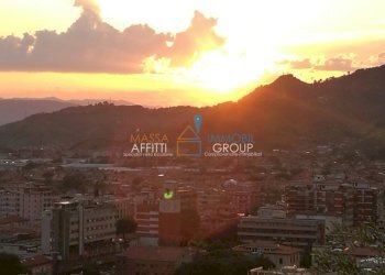 1527279399333-IMG_20180520_202749.jpg - Casa semi indipendente Via degli Obertenghi 37, Massa - foto 11