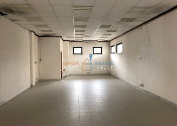 IMG_1016.jpg - Locale Commerciale Viale Roma 21, Massa - foto 3