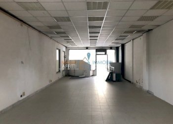 IMG_1019.jpg - Locale Commerciale Viale Roma 21, Massa - foto 4