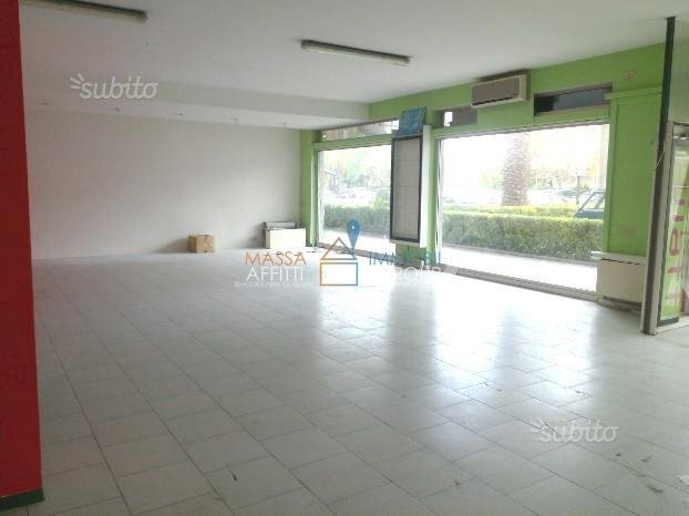 72797836951750.jpg - Locale Commerciale Via San Leonardo 492, Massa - foto 3