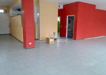 72797836950842.jpg - Locale Commerciale Via San Leonardo 492, Massa - foto 2