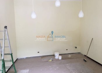 File_000.jpeg - Locale Commerciale Via Fondaccio 46, Montignoso - foto 1