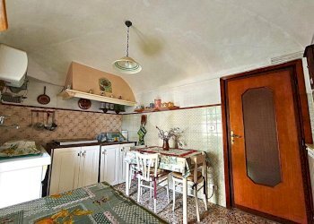 Three-room apartment Via del Municipio, Vallebona - photo 12