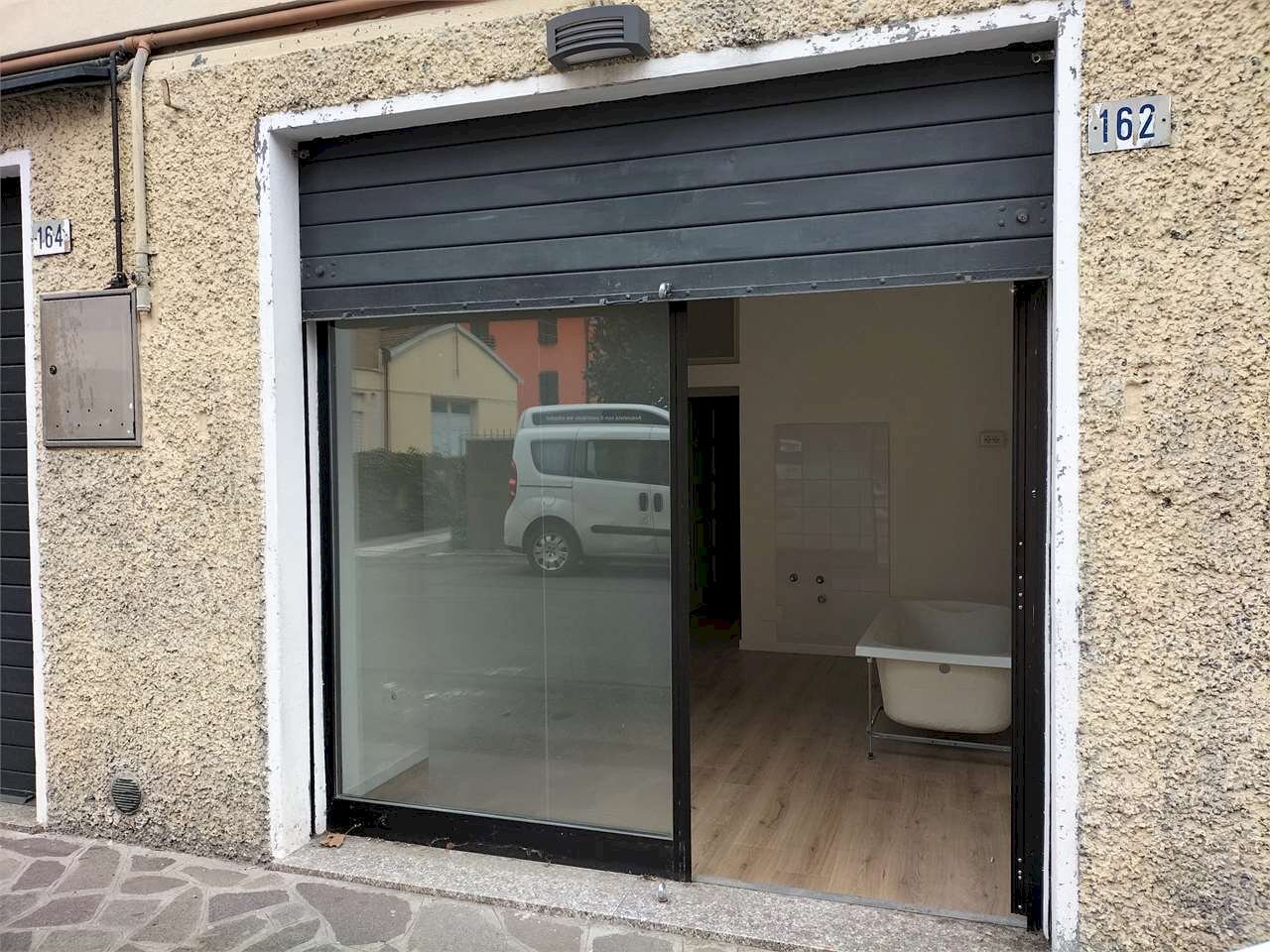 Negozio Modena (zona San Faustino) - foto 3