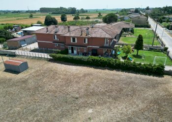 Three-room apartment Comacchio - photo 2