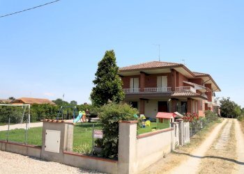 Three-room apartment Comacchio - photo 6