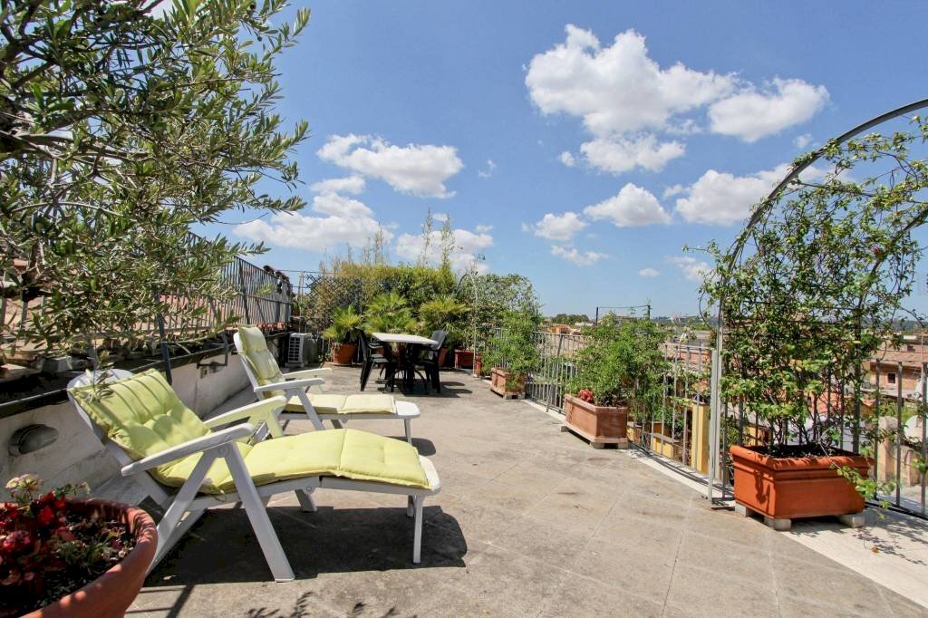terrazza - Attic via Bocca di Leone, 45, Roma (neighborhood Centro Storico) - photo 2