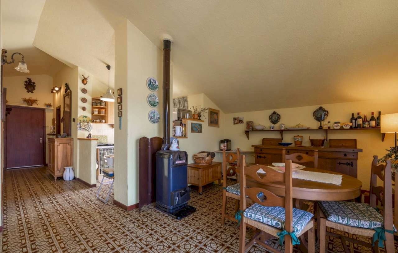 sala da pranzo - Quadrilocale via BEPPE FENOGLIO, 11, San Benedetto Belbo - foto 1
