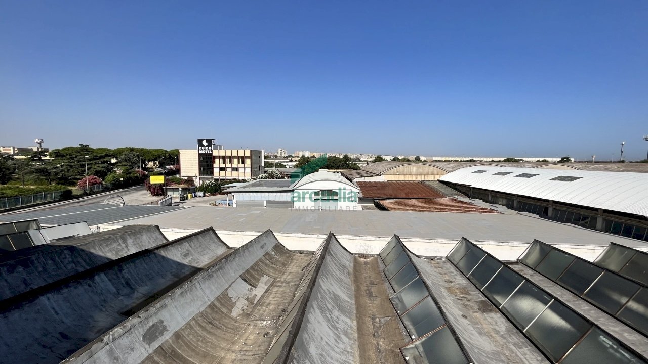copertura capannone - Commercial Premises Viale Europa, Bari - photo 2