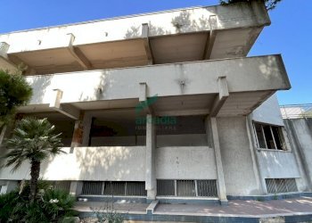 facciata - Locale Commerciale Viale Europa, Bari - foto 1