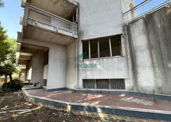 facciata - Locale Commerciale Viale Europa, Bari - foto 4