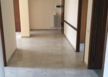 Commercial Premises Vignola - photo 1