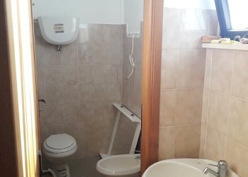 bagno - Locale Commerciale Via Corta 36, Passignano sul Trasimeno - foto 10