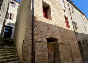 03 RIPATRANSONE - CASA CIELO TERRA  PARZIALMENTE R - Casa indipendente Ripatransone - foto 4