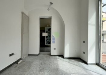 Area vendita - Locale Commerciale Via Ricasoli 115, Livorno - foto 1