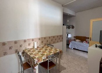 Salone - Trilocale via Massimo d'Azeglio, 65, Bologna (zona Costa Saragozza) - foto 10