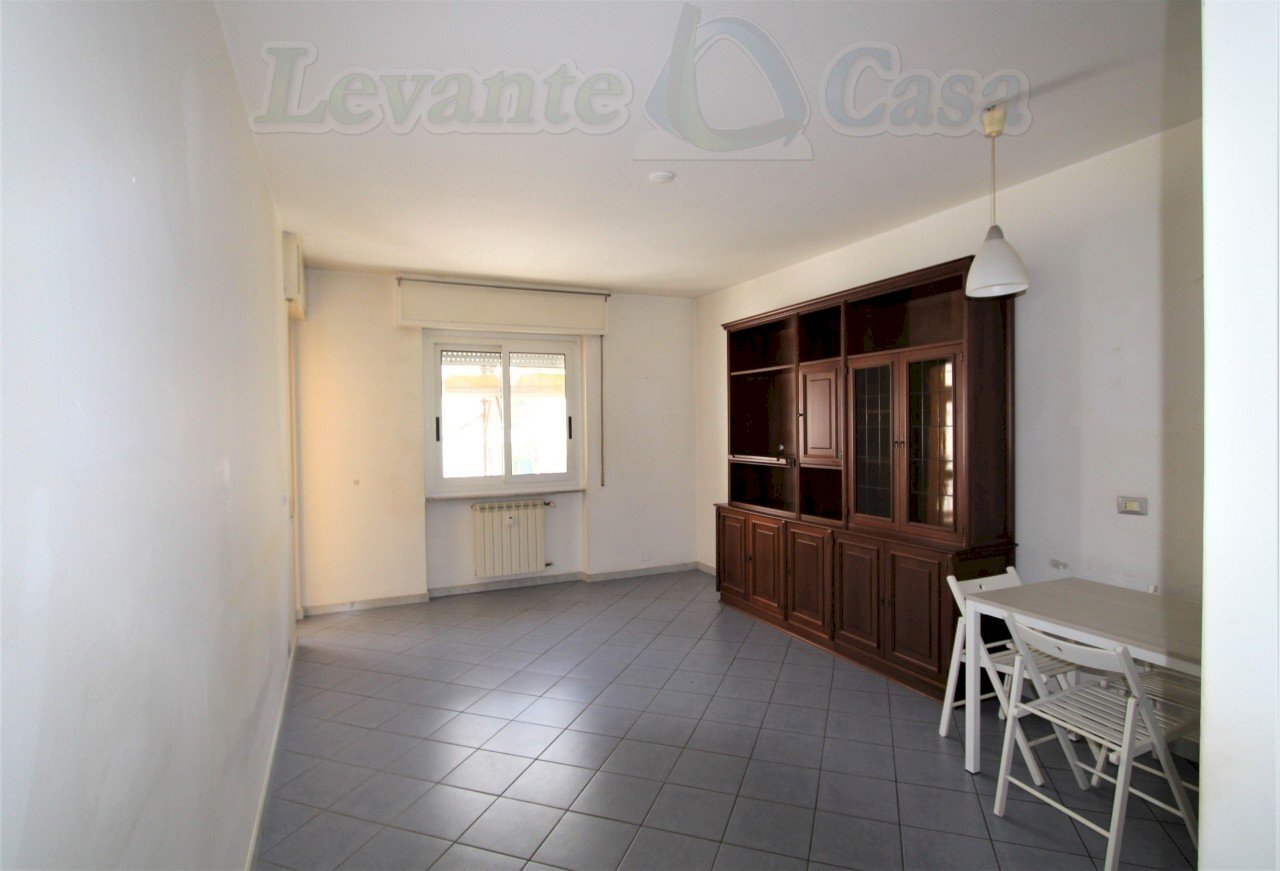 002 - Zona giorno (4).jpg - Appartamento Recco - foto 2