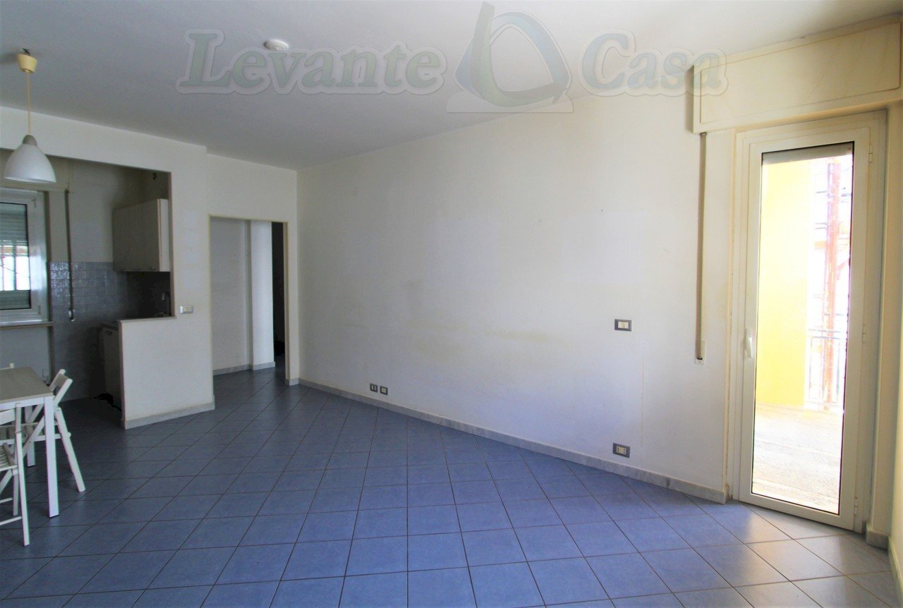 003 - Zona giorno (5).jpg - Appartamento Recco - foto 3