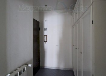 008 - Ingresso (2).jpg - Appartamento Recco - foto 9