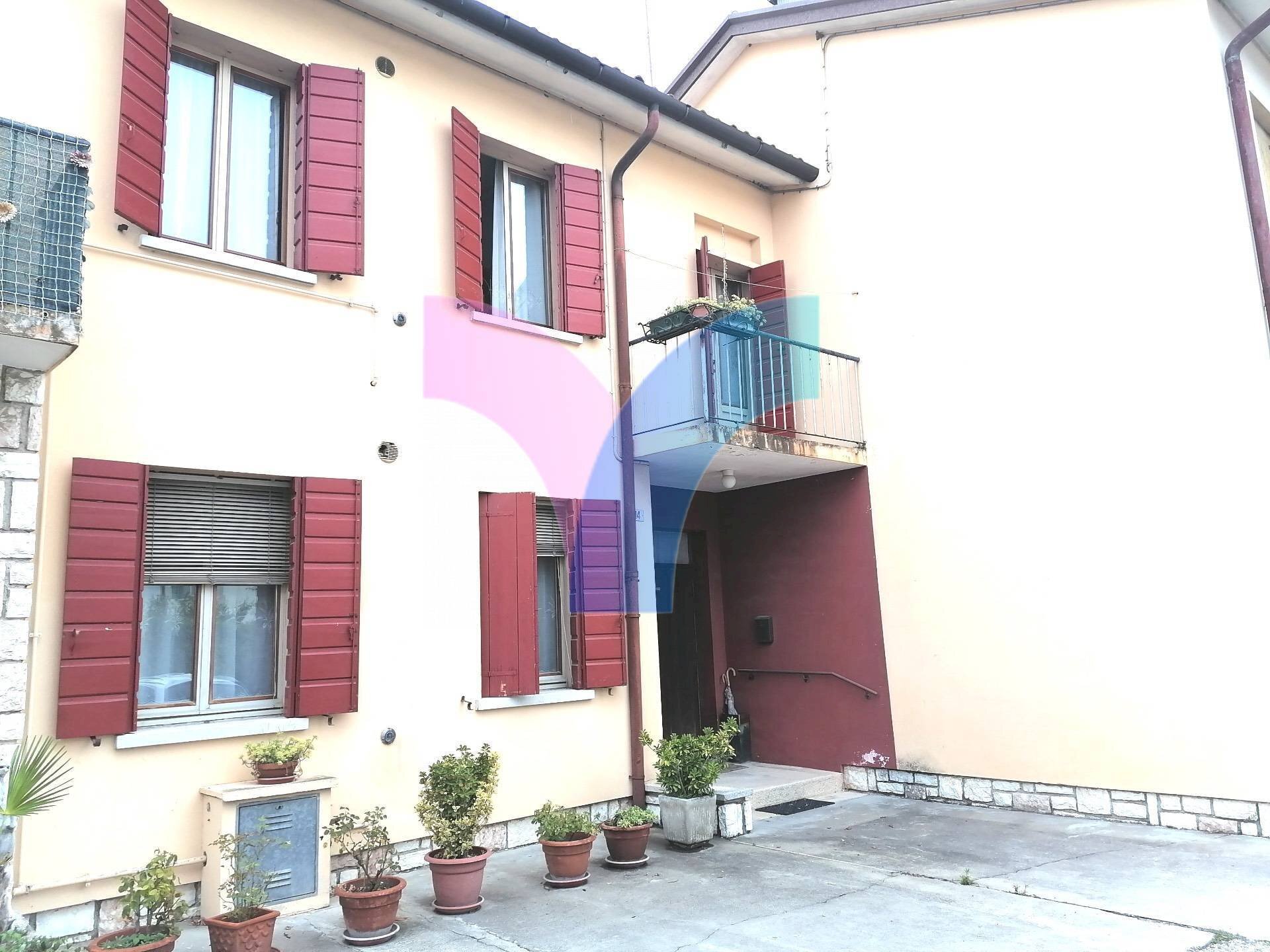 Villa a Schiera via Corazzin, Arcade - foto 1