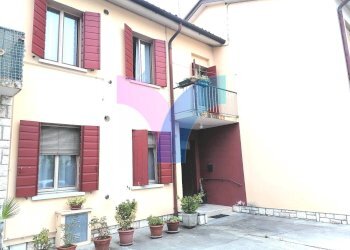 Villa a Schiera via Corazzin, Arcade - foto 1