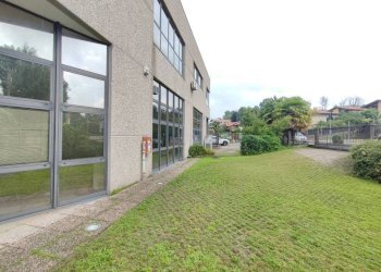 facciata - Capannone via Belvedere, Galliate Lombardo - foto 4