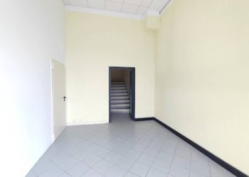 ingresso - Capannone via Belvedere, Galliate Lombardo - foto 24