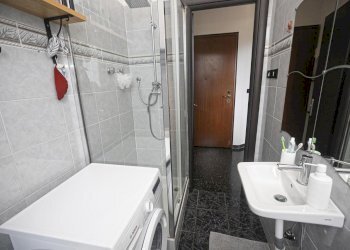 BAGNO (2).jpg - Appartamento Via Sant'Alberto 60, Genova - foto 17