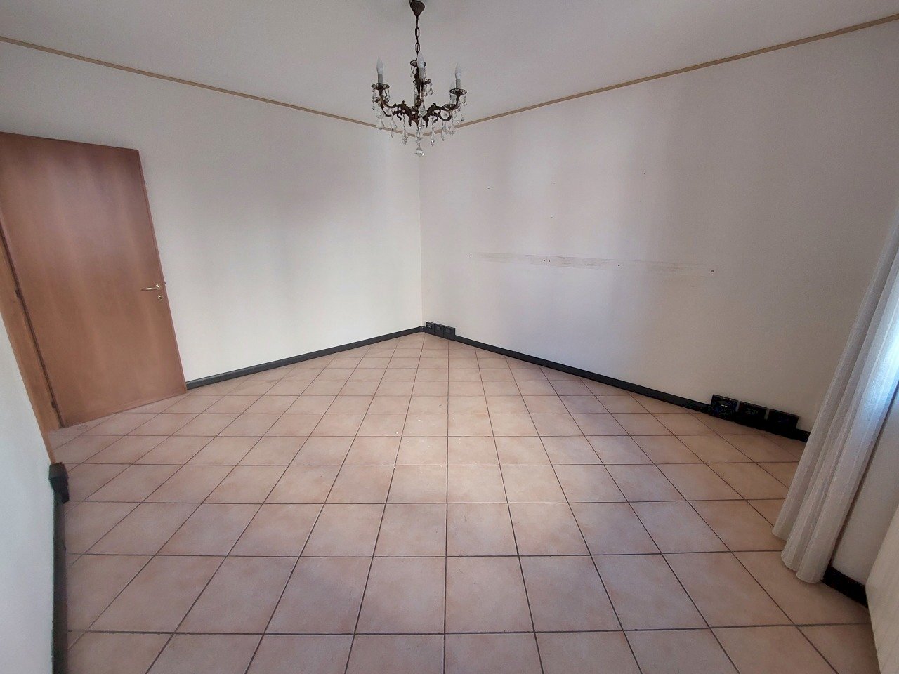 camera 1 - Office Campomorone - photo 2