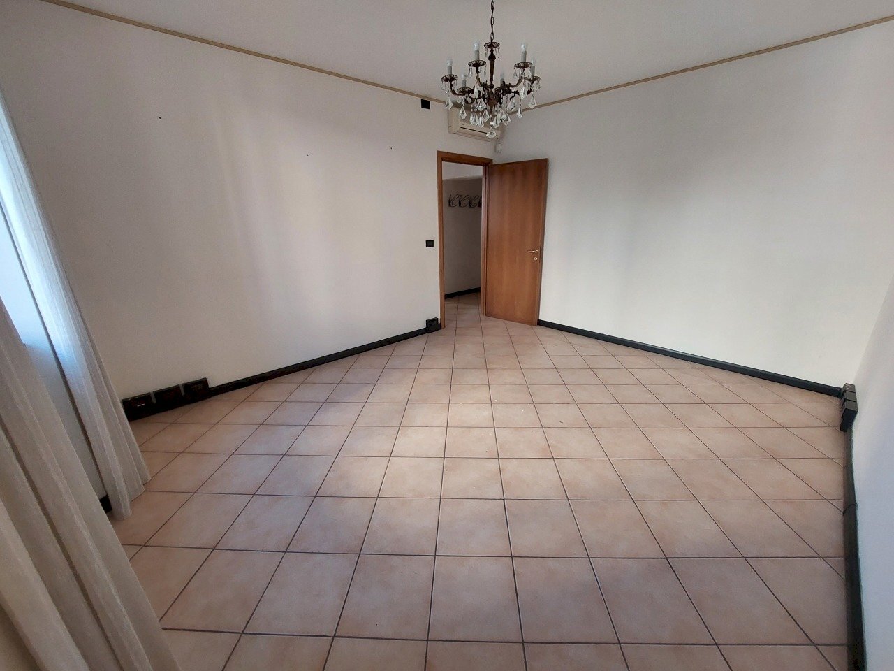 camera 1 - Office Campomorone - photo 3