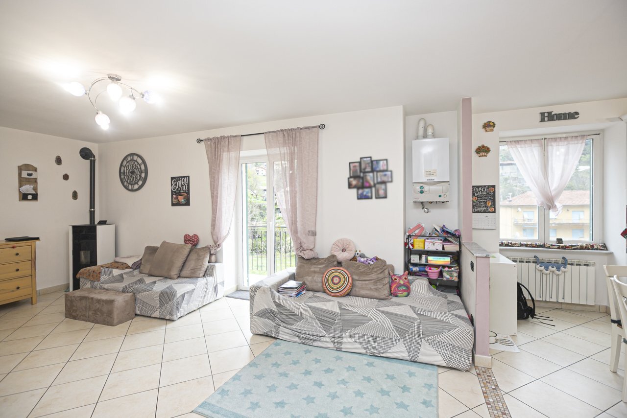 soggiorno - Appartamento via alle tine 18, Ceranesi - foto 3