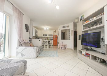 soggiorno - Appartamento via alle tine 18, Ceranesi - foto 2