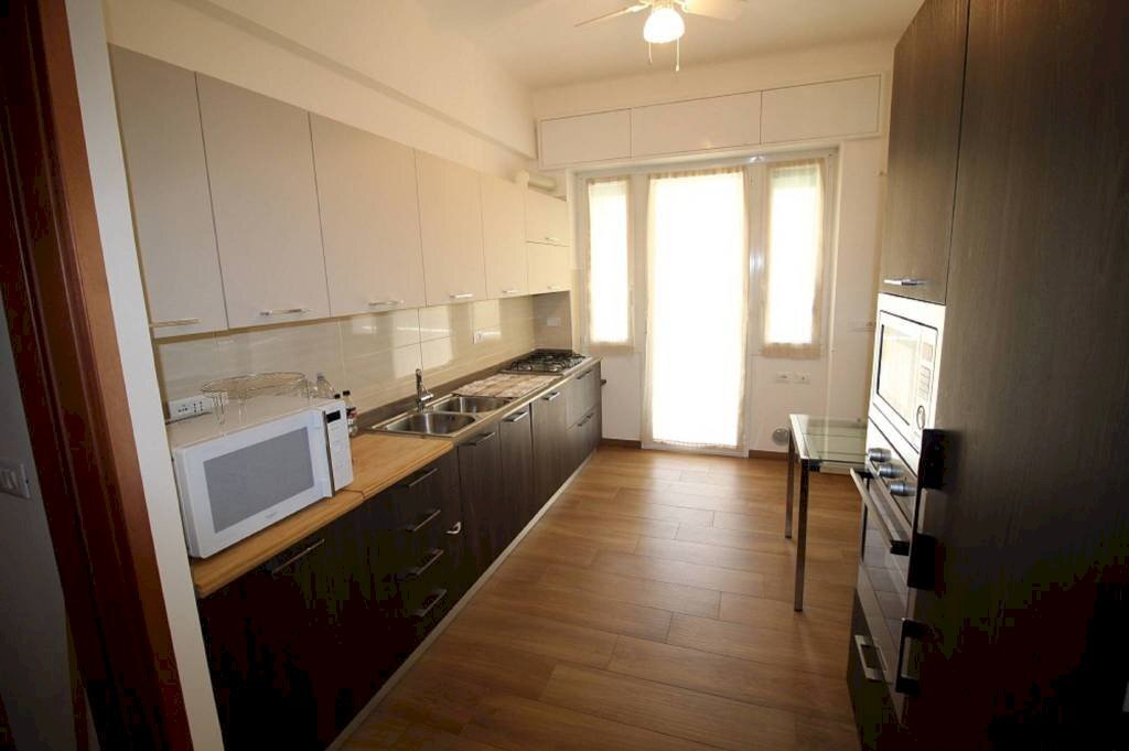 cucina - Trilocale via Carlo Camozzini, Genova (zona Voltri) - foto 3