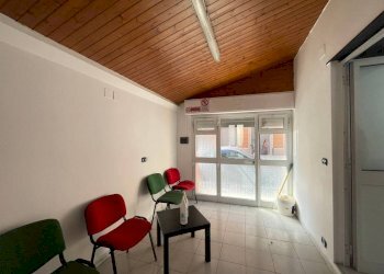 Interno non residenziale - Negozio via Donghi, 93, Genova (zona Marassi) - foto 18