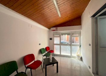 Stanza arredata - Negozio via Donghi, 93, Genova (zona Marassi) - foto 30