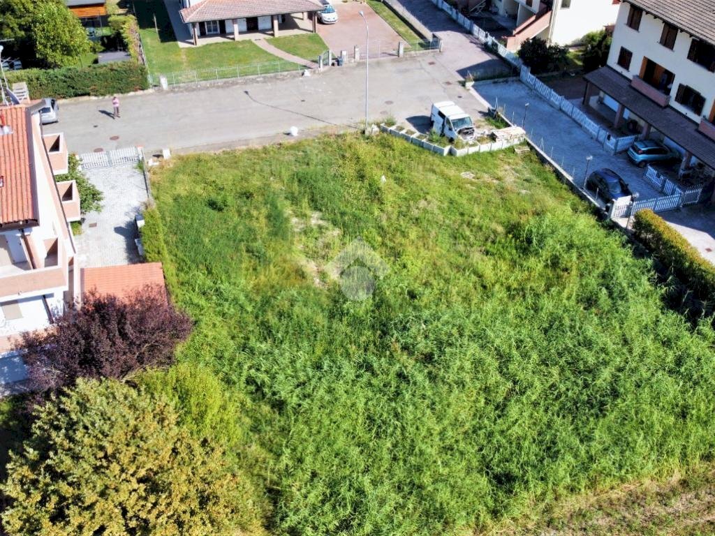 Building land Via L. Landi, Cadelbosco di Sopra - photo 2