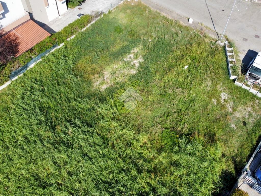 Building land Via L. Landi, Cadelbosco di Sopra - photo 1