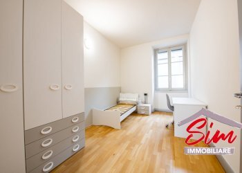 Centro affitto stanze posti letto  per studenti - Non-buildable land Via Benedetto Cairoli 4, Novara - photo 1