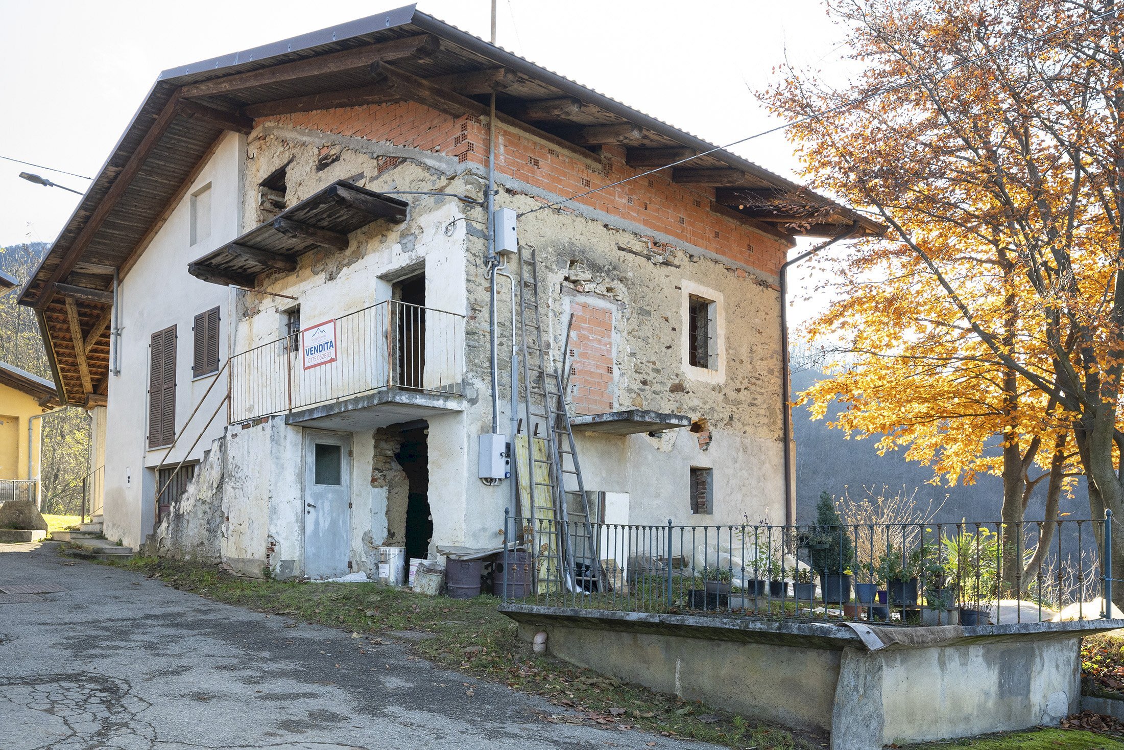 Portion of a house Via Rossi, Brondello - photo 2