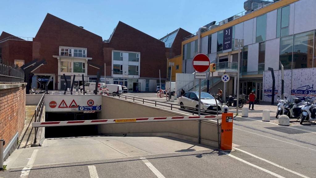 Box via della Liberazione, 15, Bologna (zona Bolognina) - foto 2