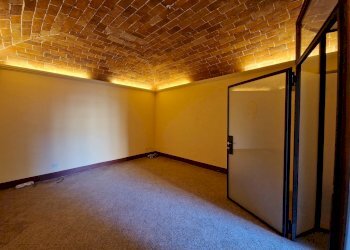 20230713_185452.jpg - Locale Commerciale Via San Gregorio, Lucca - foto 2