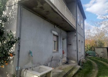 WhatsApp Image 2023-01-03 at 09.24.50.jpeg - Casa indipendente Montebello di Bertona - foto 6