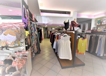 Locale Commerciale Via Volta, San Benedetto del Tronto - foto 1