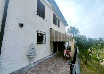 Facciata - Villa Località Orià, Soldano - foto 14