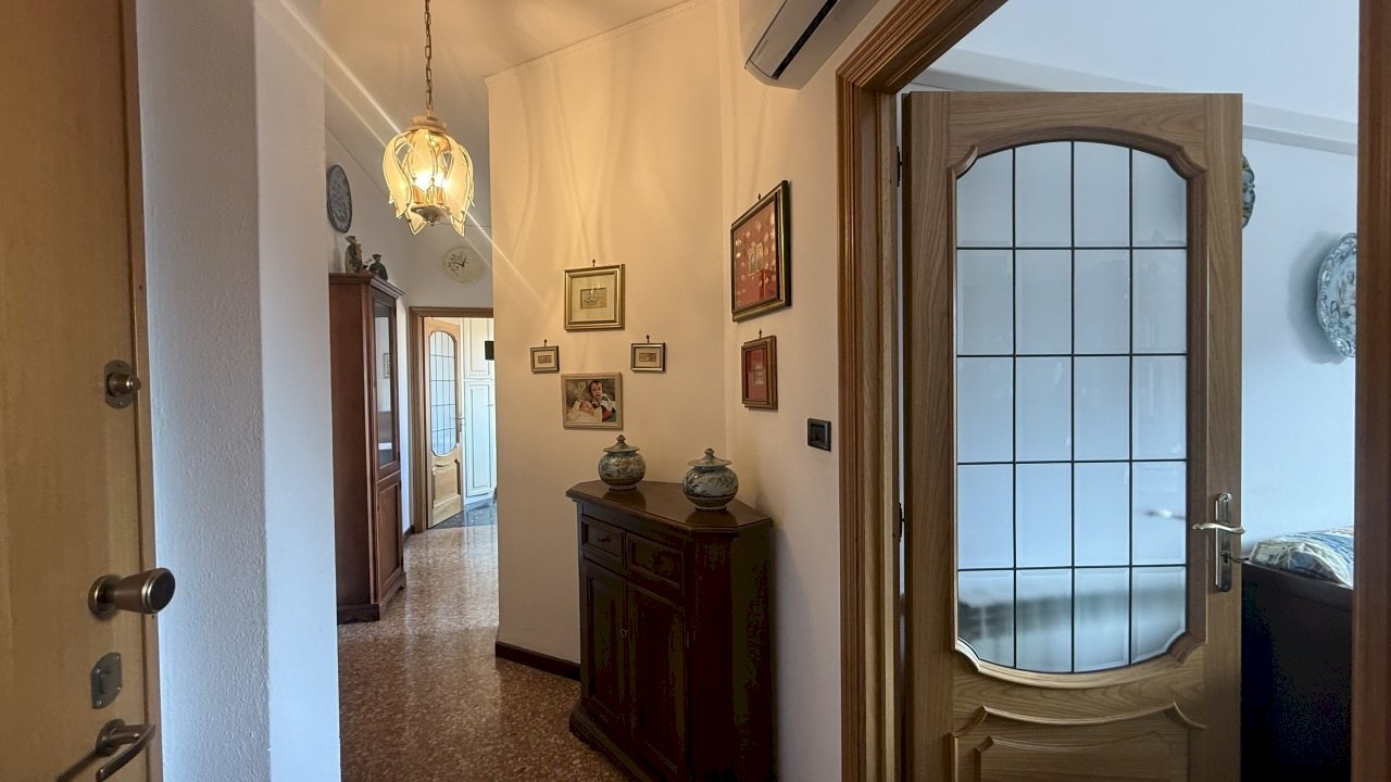 corridoio - Trilocale Via alla Contrada 18, Albisola Superiore - foto 2